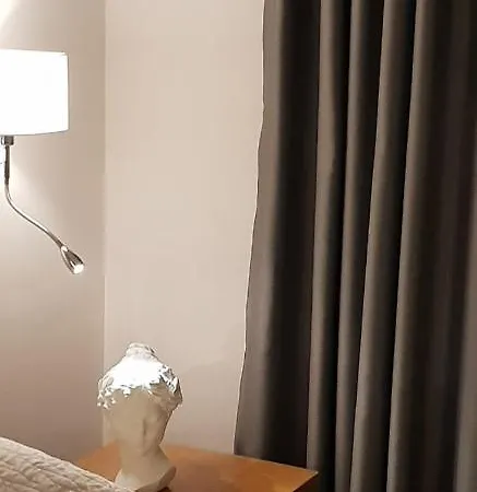 Beachfront Luxe Sarandë