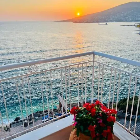 Beachfront Luxe * Sarandë