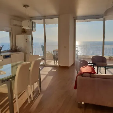 Apartment Beachfront Luxe