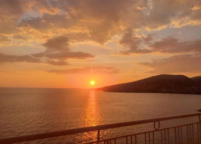 Beachfront Luxe Διαμέρισμα