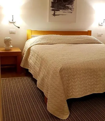 Lägenhet Beachfront Luxe Sarandë