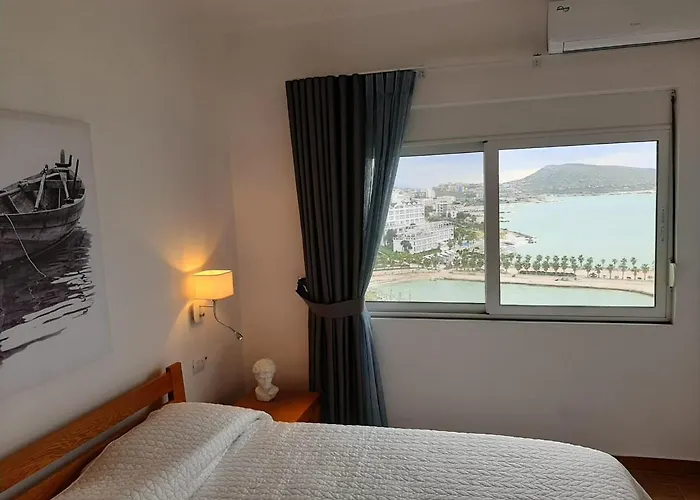 Beachfront Luxe Sarandë