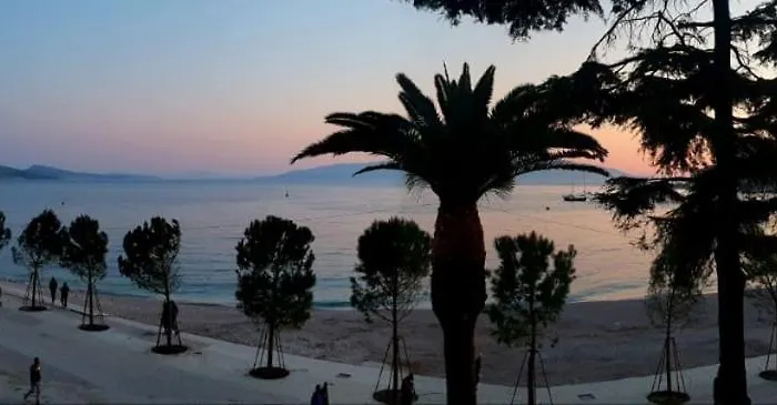 Beachfront Luxe Lägenhet Sarandë